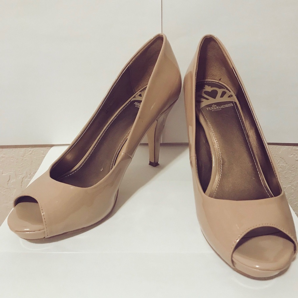 Nude open toed faux leather pump!